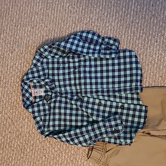 Carters Outfit - Picture 4 of 8